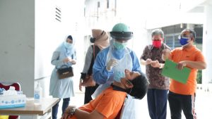 Putus Sebaran COVID-19, Keluarga Besar Yayasan Indo Global Mandiri Jalani Swab Antigen Massal